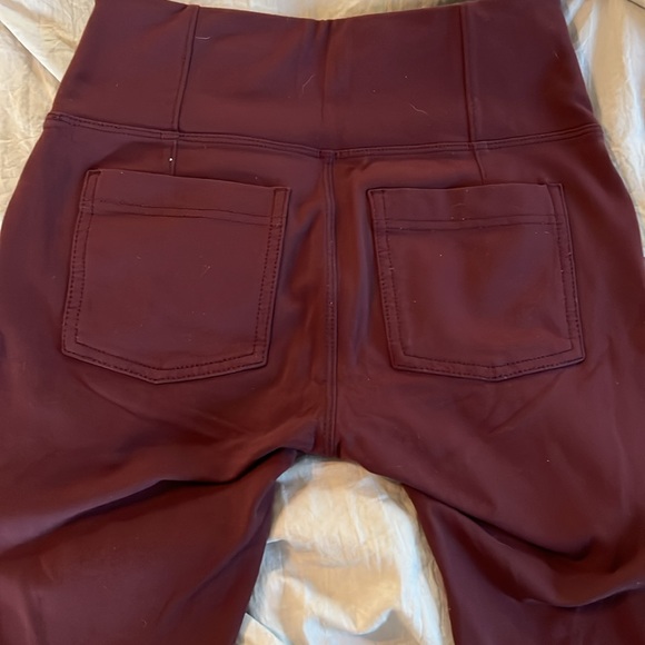 Athleta yoga pants - like new. Size XS women’s - Picture 5 of 7
